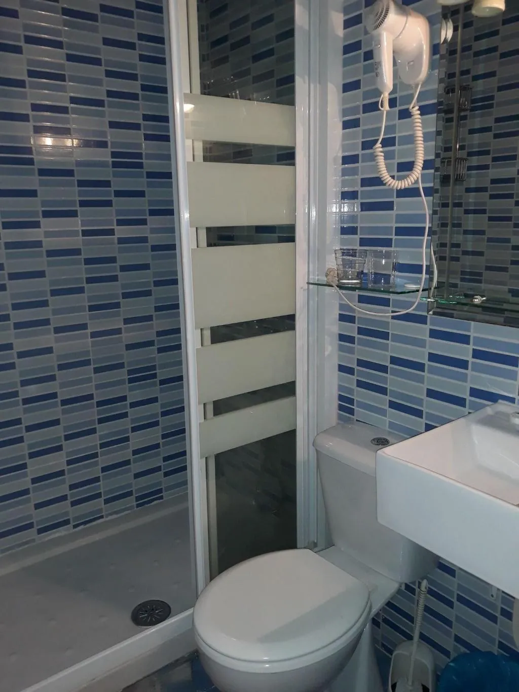 Room, Hostal Fuentesol, Madrid