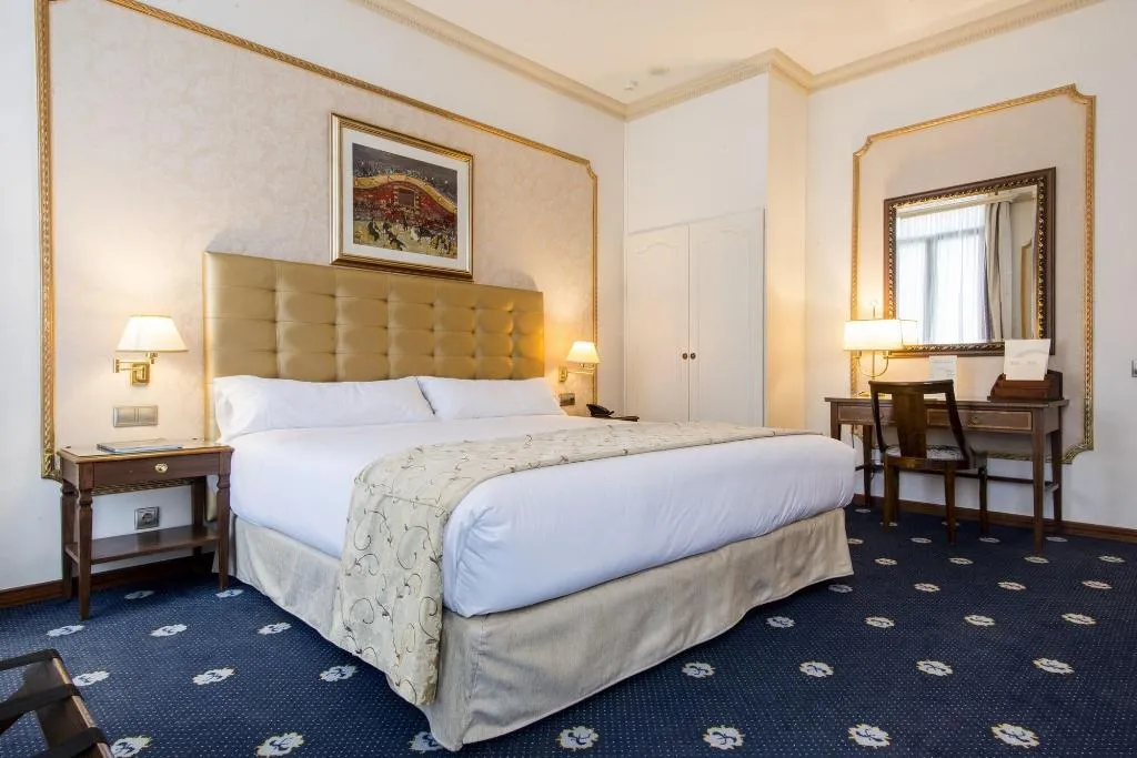 Room, Roger de Lluria, Barcelona