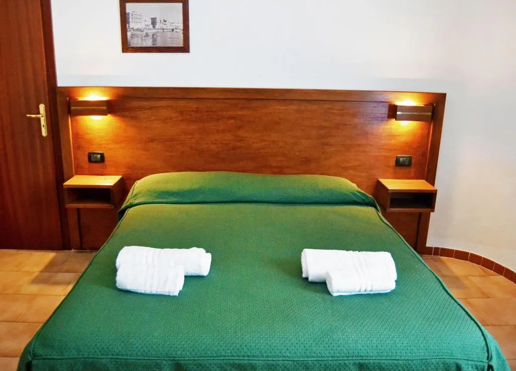 Room, Brunelli Residence, Palermo