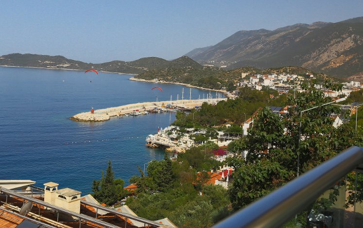Linda, Dalaman
