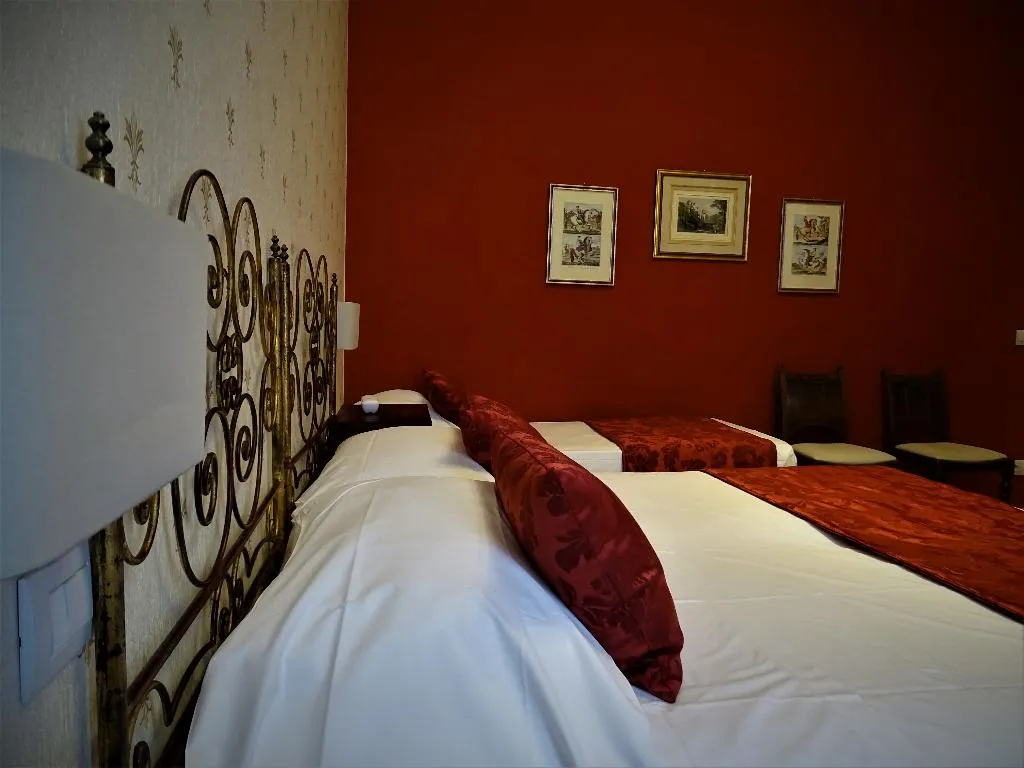 TRIPLE CLASSIC Room, Hotel Il Granduca, Florence