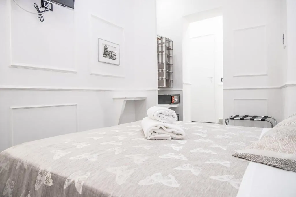 Room, Locanda Parlamento, Rome