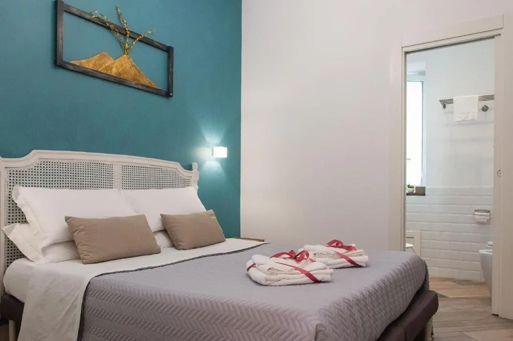 Room, Real Giardinetto A Toledo, Naples
