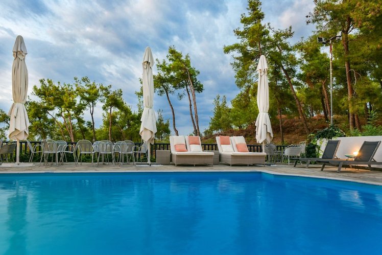 Leandros Chalkidiki, Thessaloniki