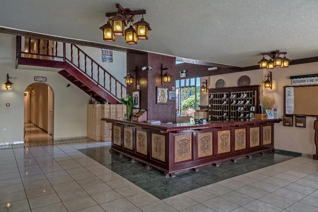 Lobby, Lefkoniko Beach, Crete
