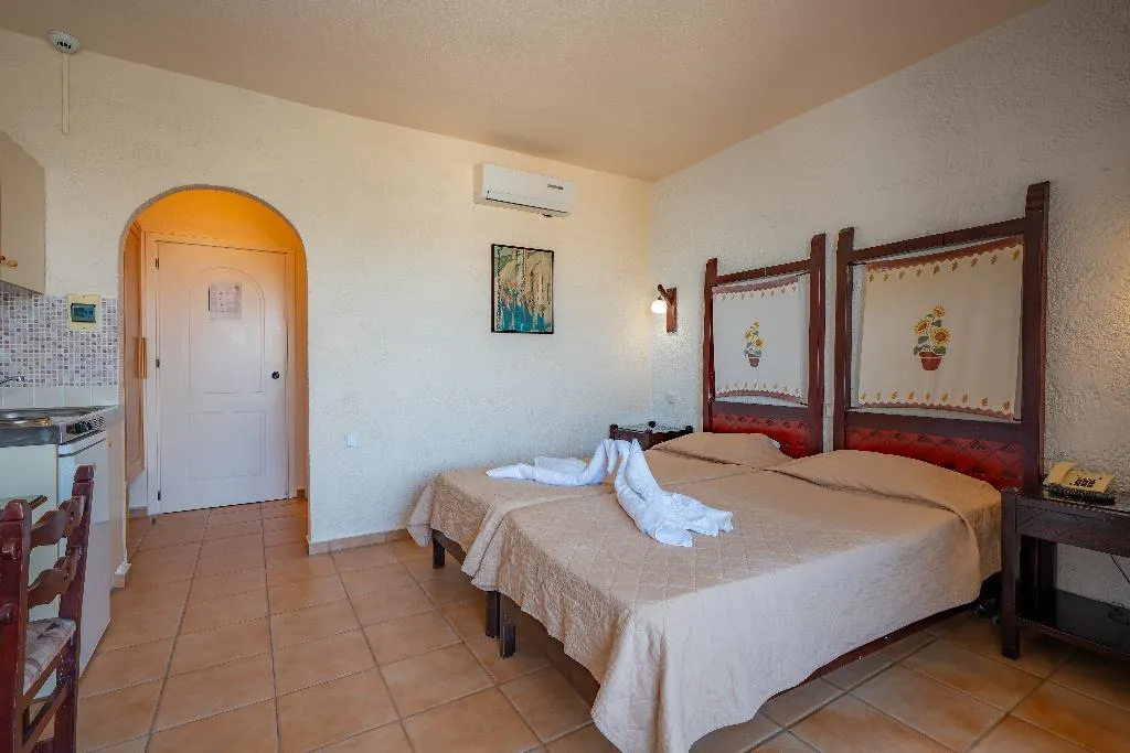 Double or Twin STANDARD Room, Lefkoniko Beach, Crete