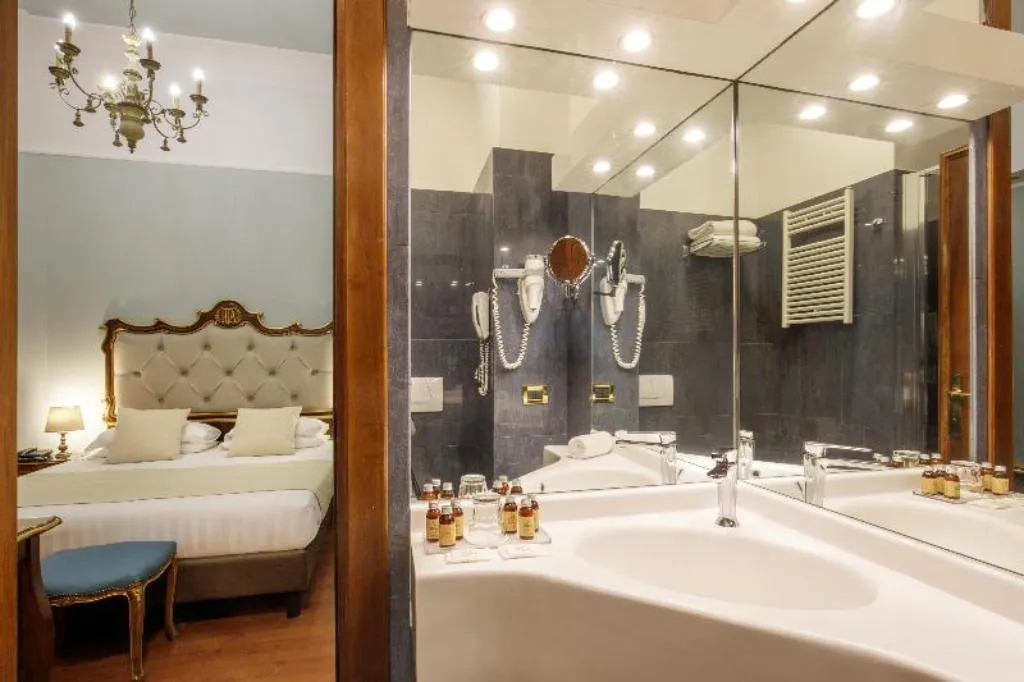 Double or Twin STANDARD Room, Hotel Della Torre Argentina, Rome