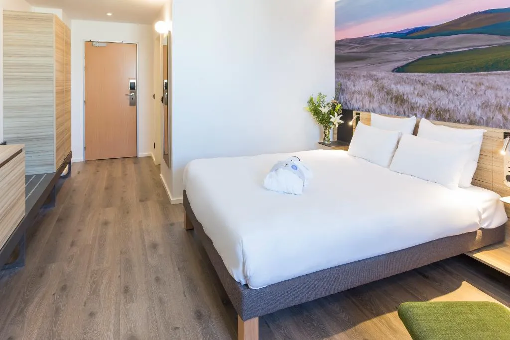 DOUBLE DELUXE Room, Novotel Sevilla, Seville