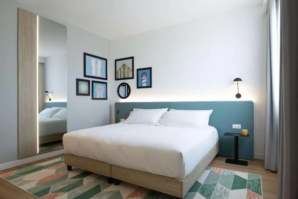 DOUBLE KING SIZE BED Room, Hampton by Hilton Rome North Fiano Romano, Rome