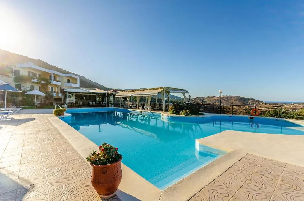 Sports and Entertainment, Pela Mare, Crete