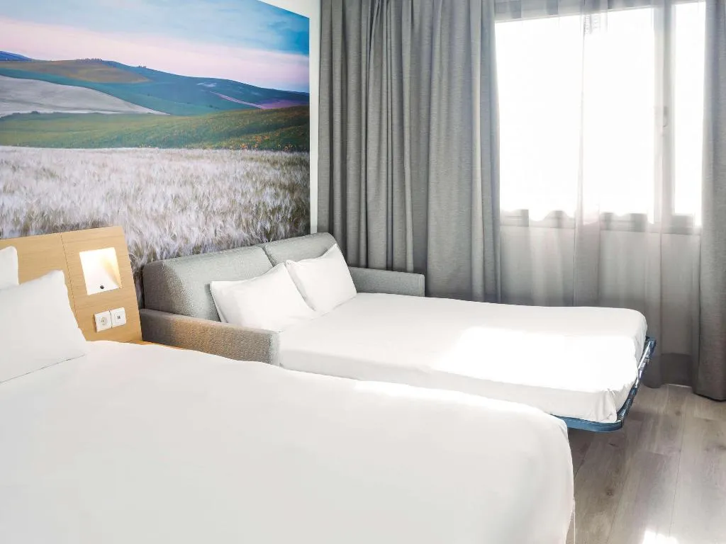 DOUBLE SUPERIOR Room, Novotel Sevilla, Seville