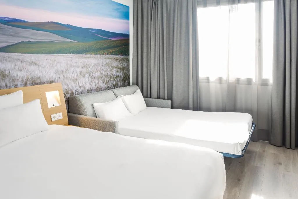 DOUBLE SUPERIOR Room, Novotel Sevilla, Seville