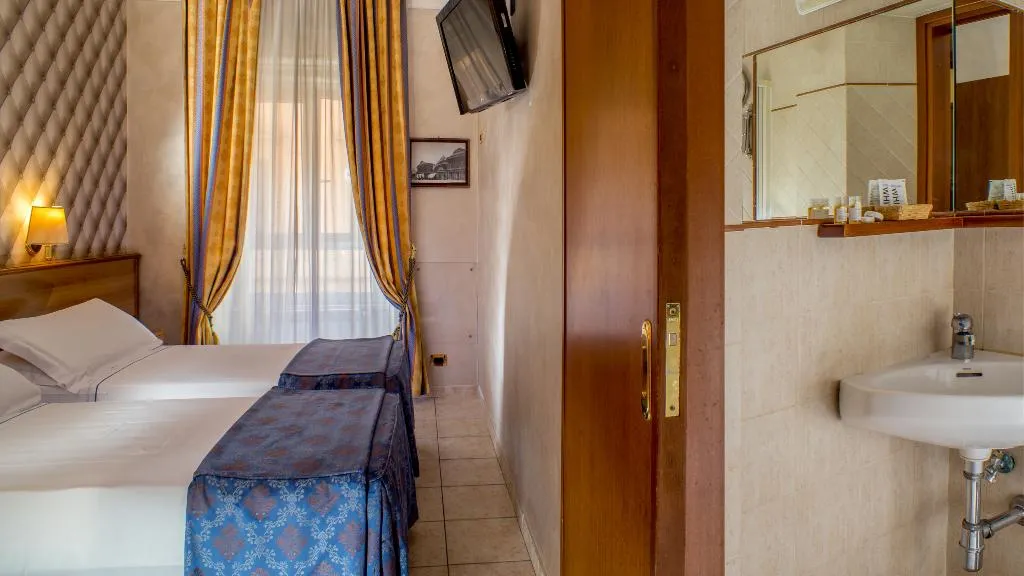 TWIN STANDARD Room, Assisi, Rome