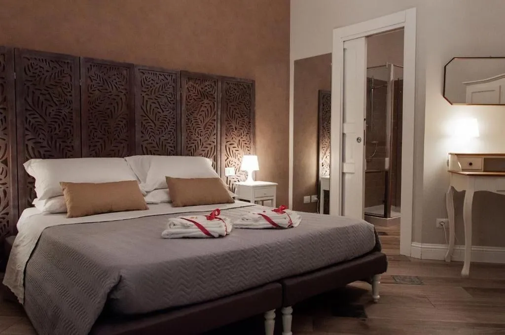 Room, Real Giardinetto A Toledo, Naples