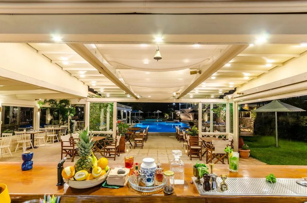 Bar, Pela Mare, Crete