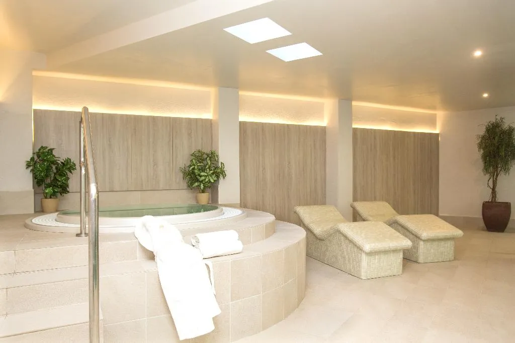 Sports and Entertainment, Hotel Sabina & Suite, Majorca