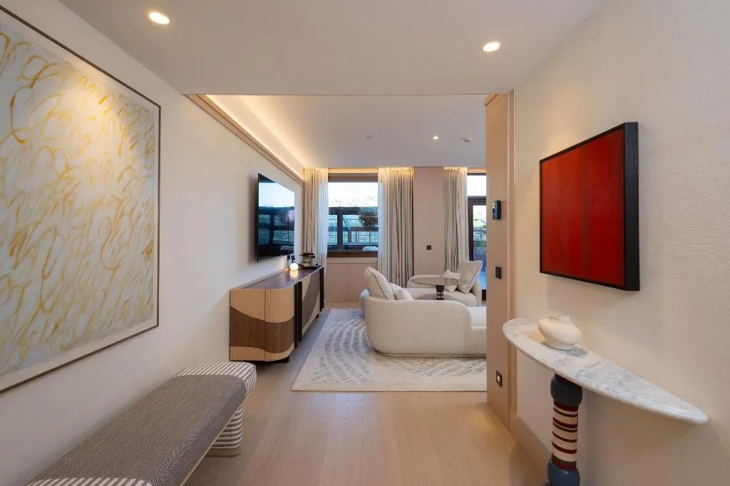 JUNIOR SUITE ONE BED Room, Miramar Barcelona GL Newly Renovated, Barcelona