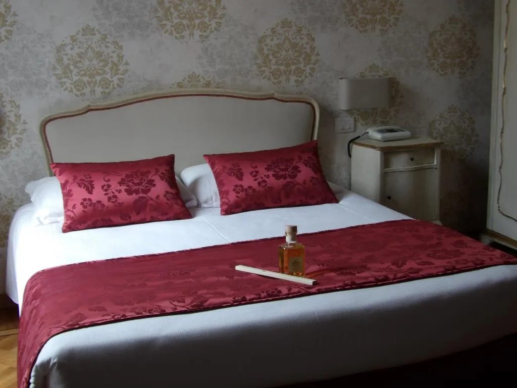 DOUBLE SUPERIOR Room, Hotel Il Granduca, Florence