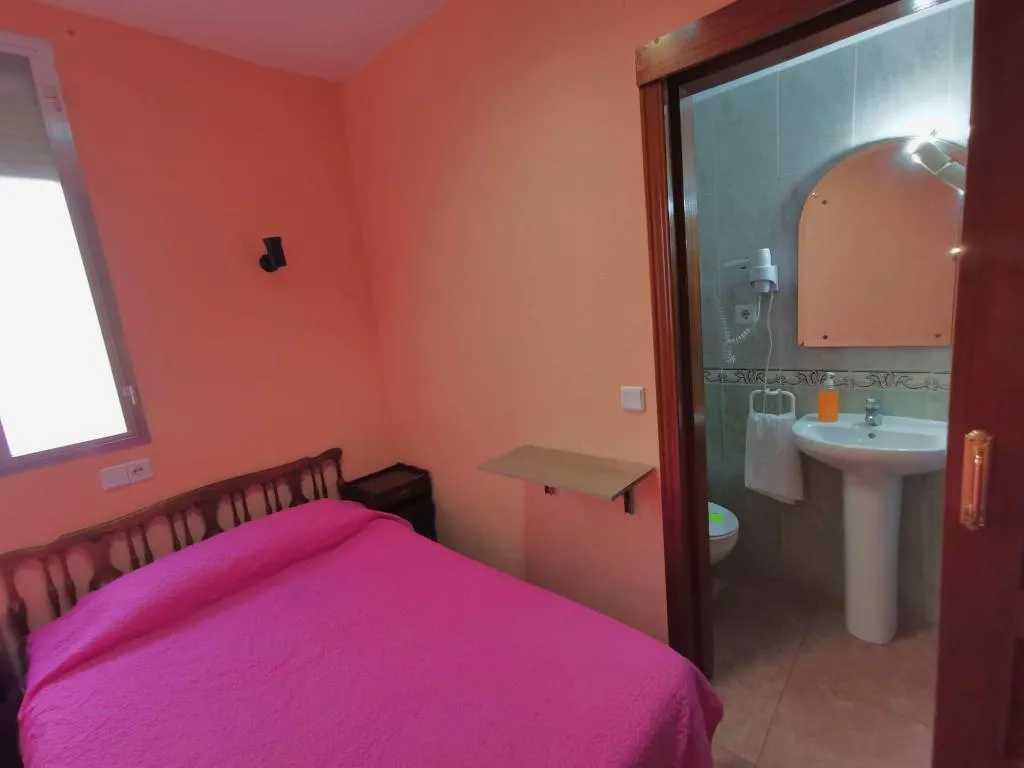 Room, Casa de huéspedes asturiana, Madrid