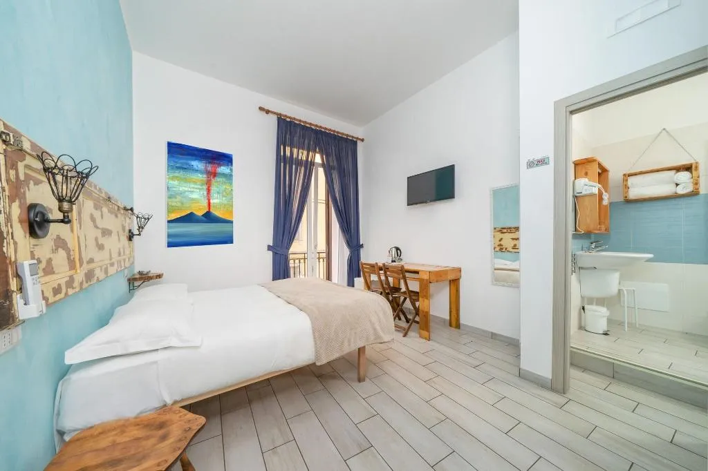 Room, B&B DolceVita Napoli, Naples