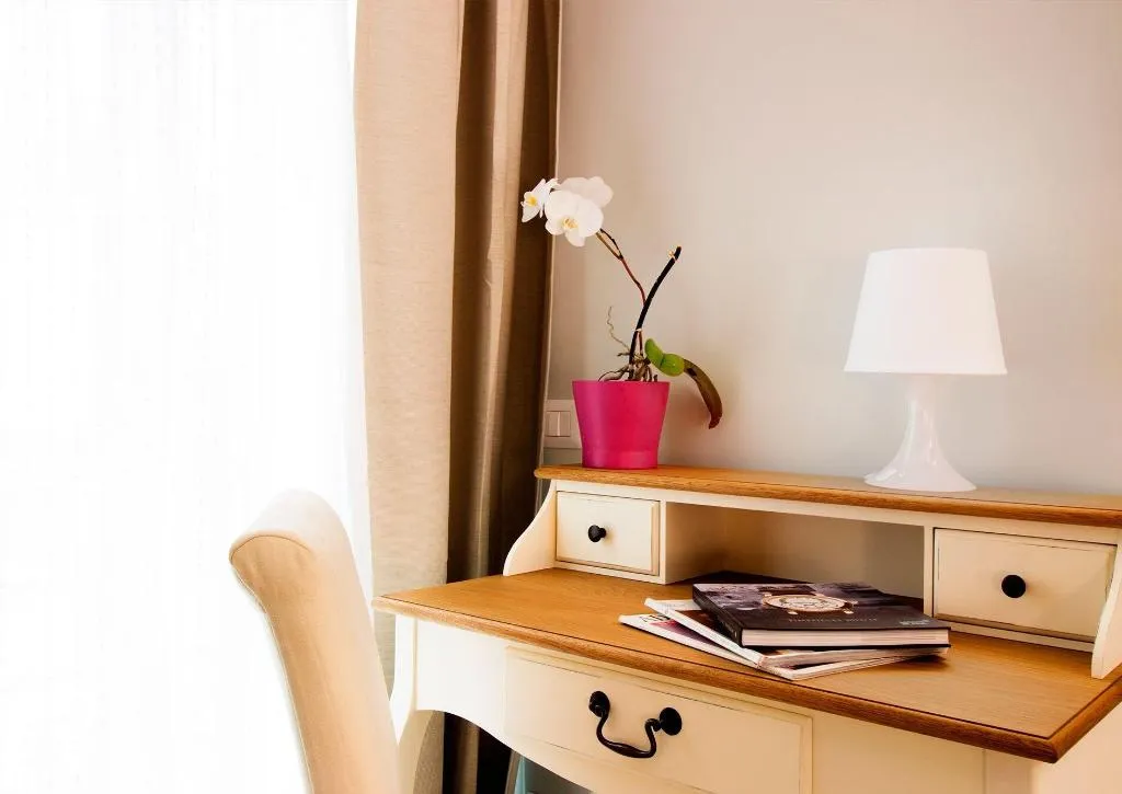 Room, Real Giardinetto A Toledo, Naples
