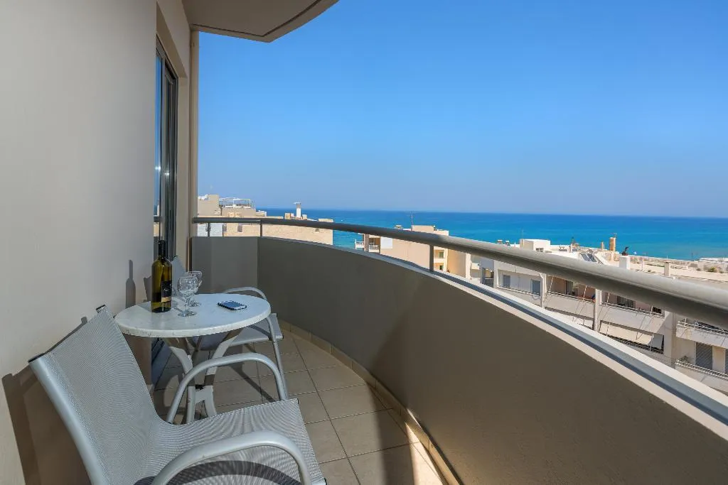 FAMILY ROOM STANDARD Room, Lefkoniko Beach, Crete
