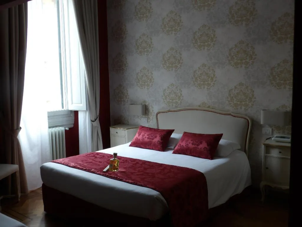 DOUBLE SUPERIOR Room, Hotel Il Granduca, Florence