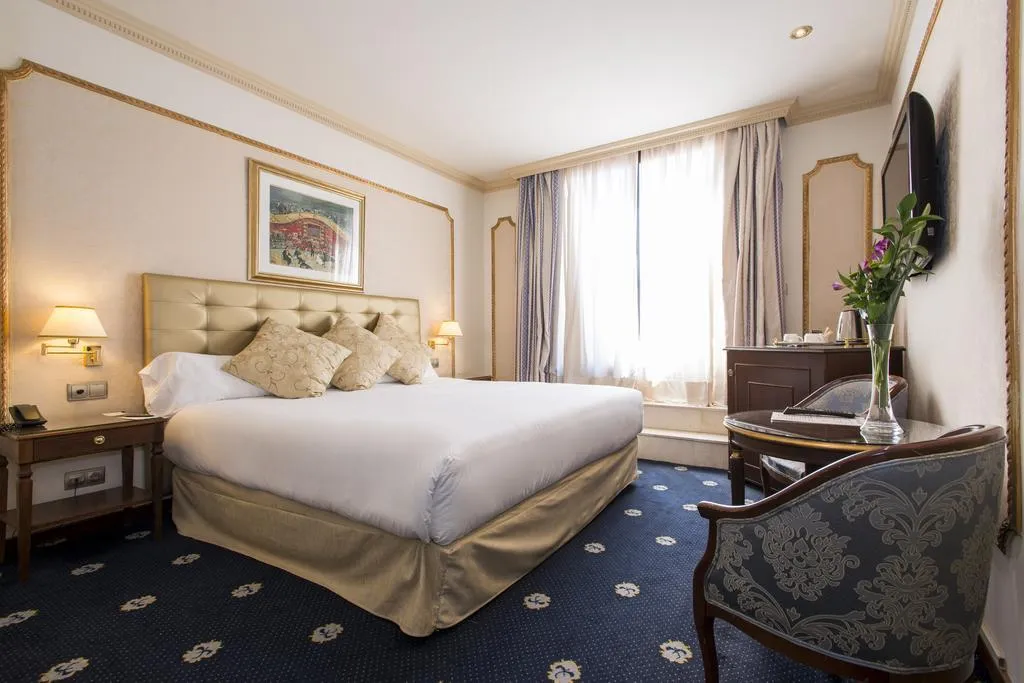 Room, Roger de Lluria, Barcelona