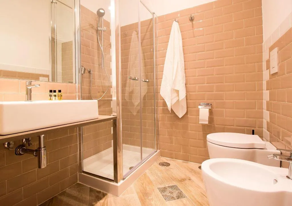 Room, Real Giardinetto A Toledo, Naples