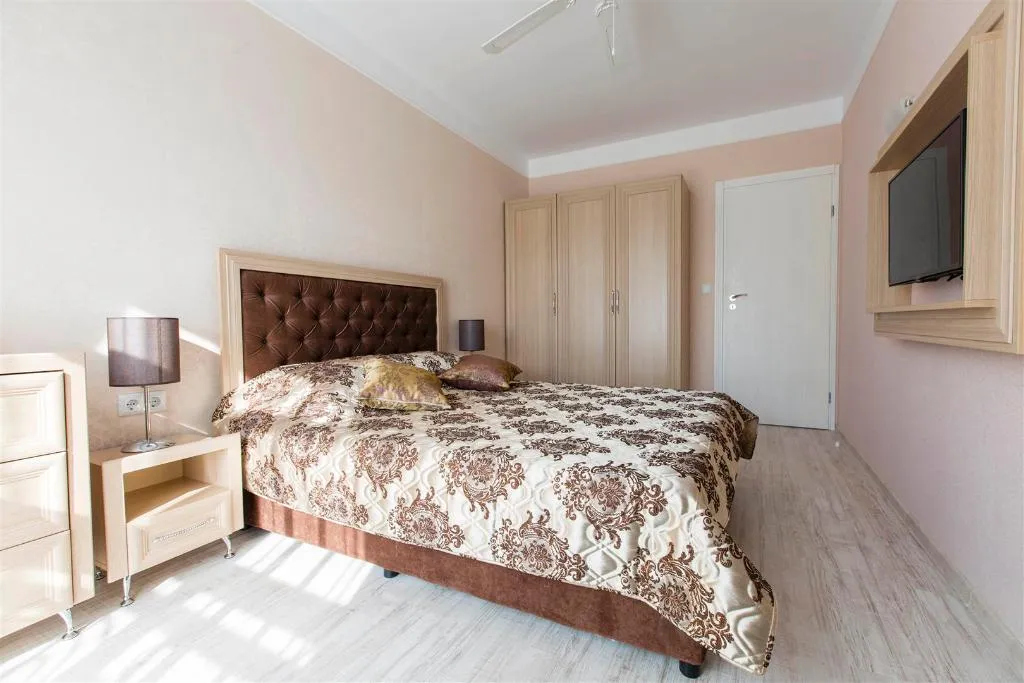 APARTMENT POOL VIEW ONE BEDROOM Room, Harmony Suites 10, Bourgas