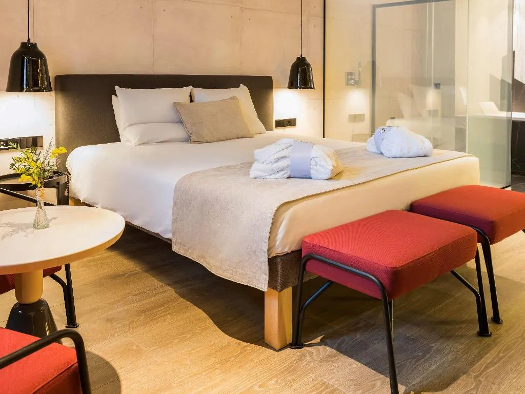 JUNIOR SUITE STANDARD Room, Novotel Sevilla, Seville