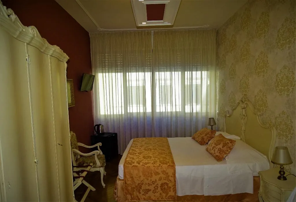 DOUBLE SUPERIOR Room, Hotel Il Granduca, Florence