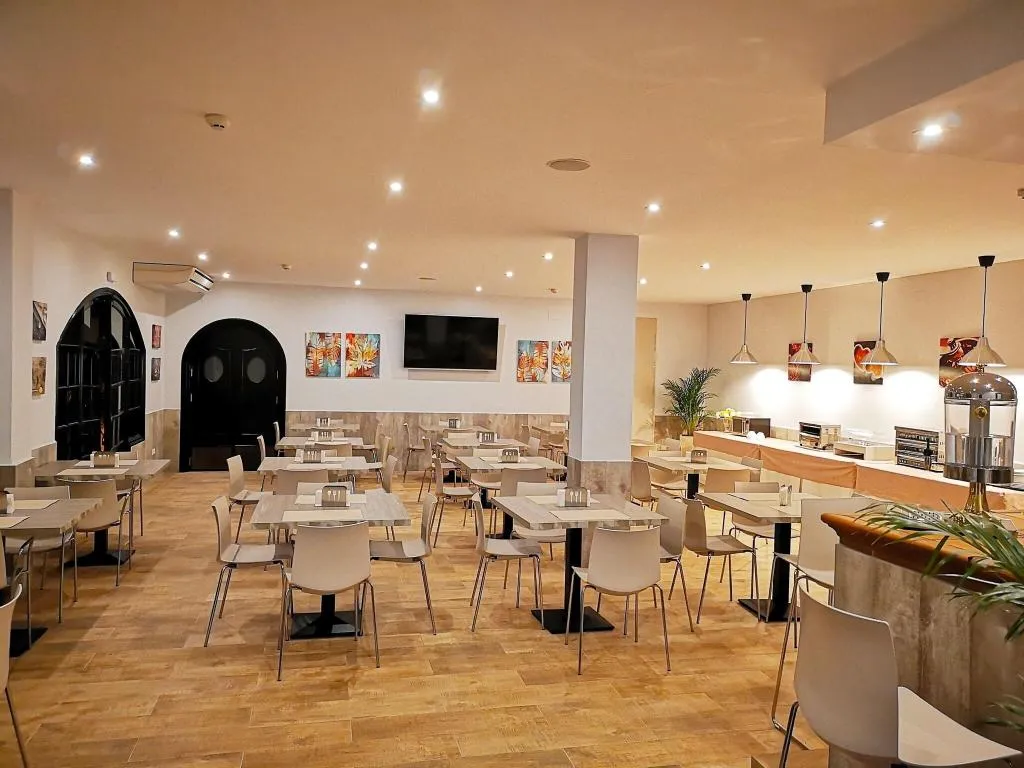 Restaurant, Apartamentos Puerta del Sur, Seville