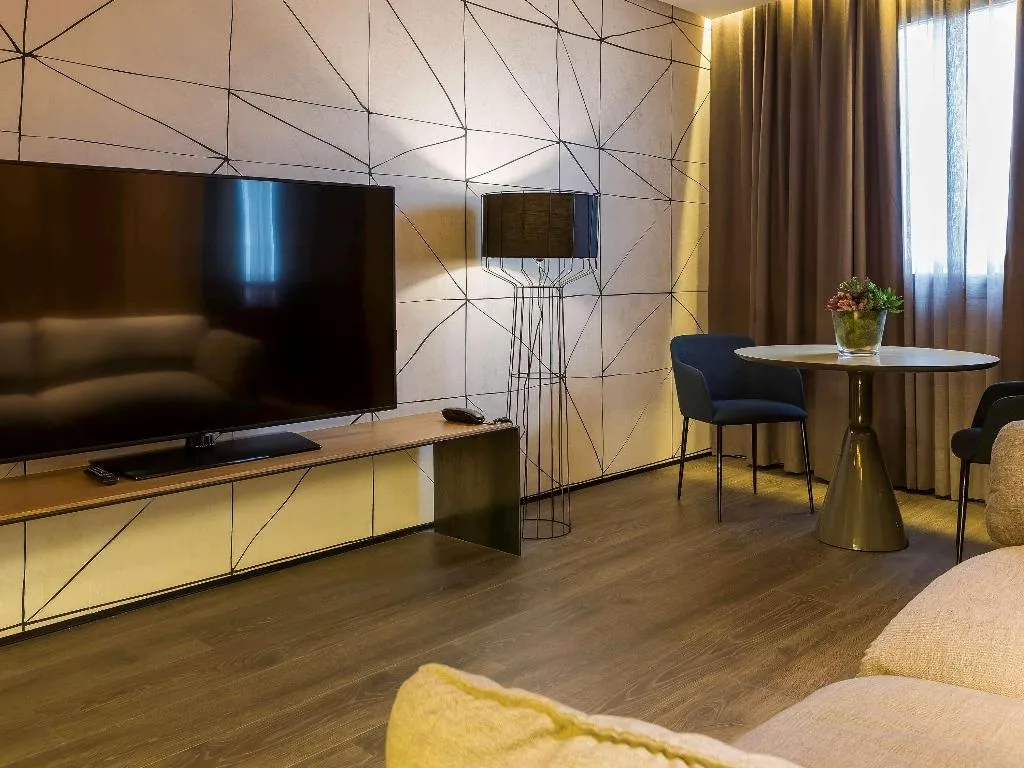 JUNIOR SUITE STANDARD Room, Novotel Sevilla, Seville