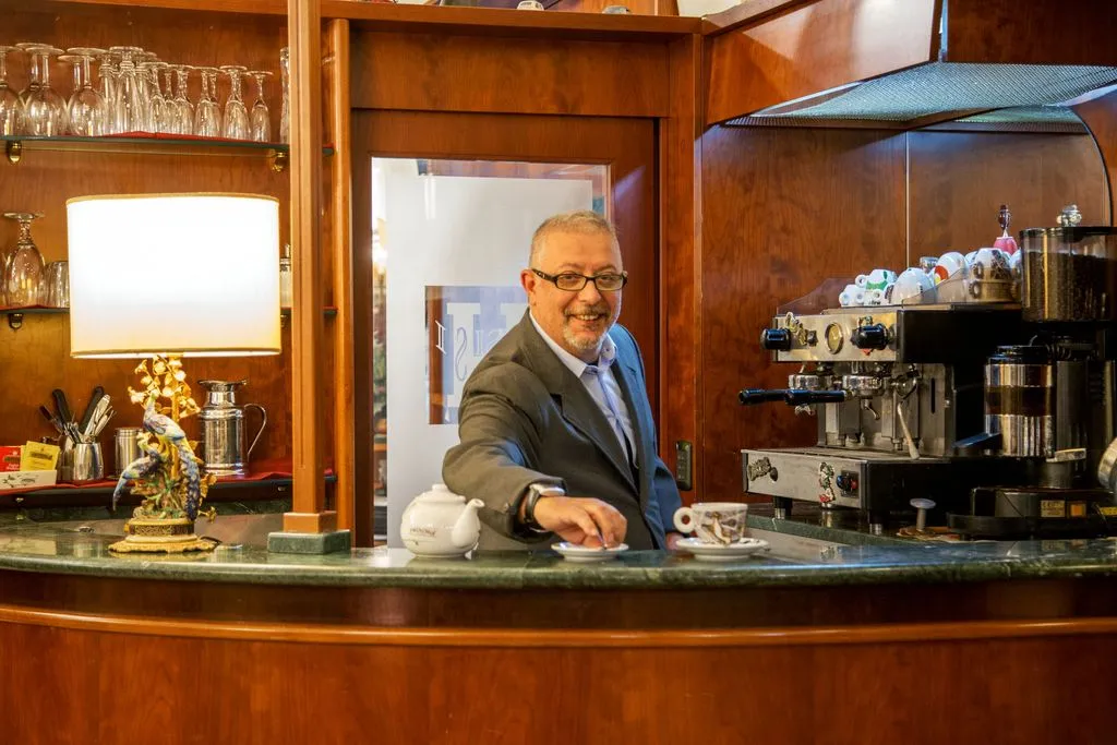 Bar, Assisi, Rome