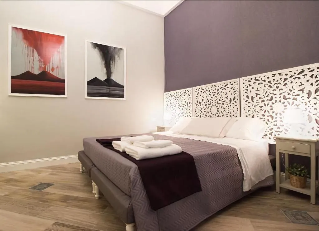 Room, Real Giardinetto A Toledo, Naples