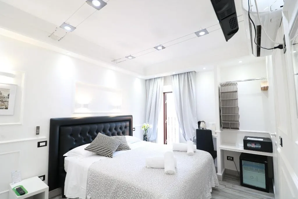Room, Locanda Parlamento, Rome