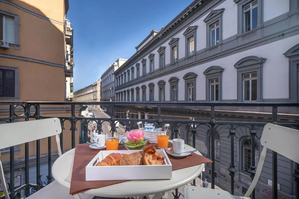 Room, B&B DolceVita Napoli, Naples