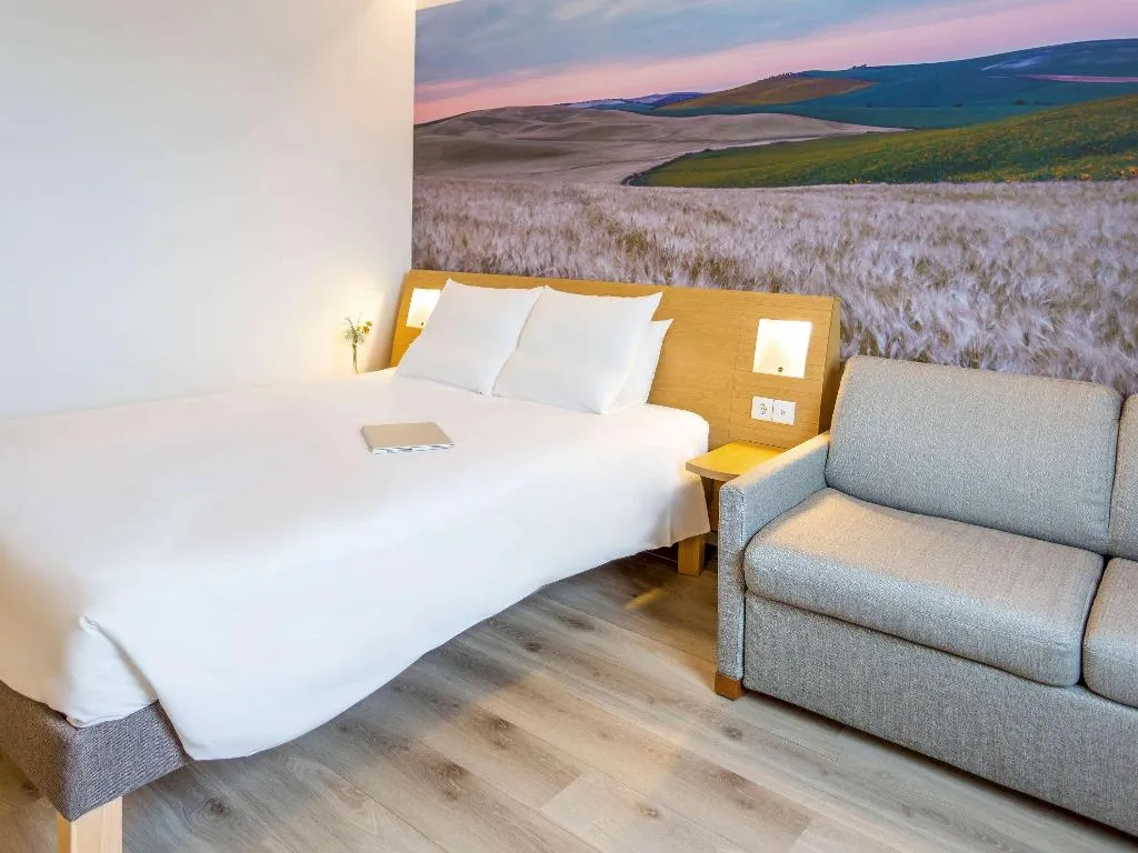 DOUBLE SUPERIOR TWO DOUBLE BEDS Room, Novotel Sevilla, Seville