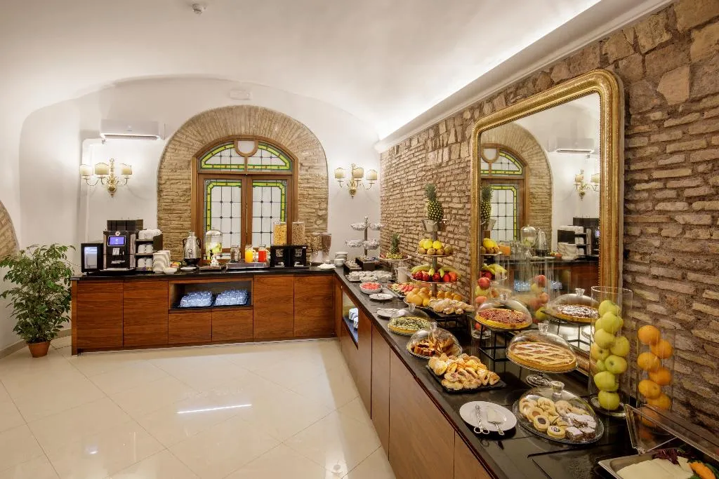 Restaurant, Hotel Della Torre Argentina, Rome