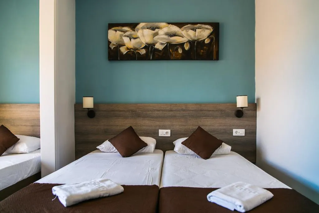 QUADRUPLE STANDARD Room, Beach Garden Hotel, Malta
