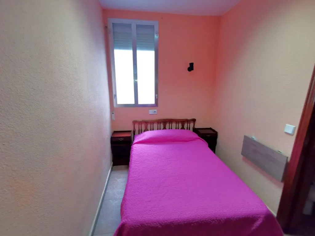 Room, Casa de huéspedes asturiana, Madrid