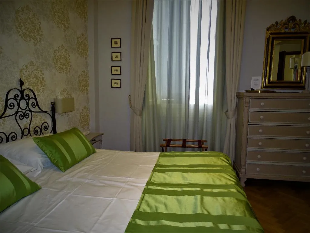 DOUBLE DELUXE Room, Hotel Il Granduca, Florence