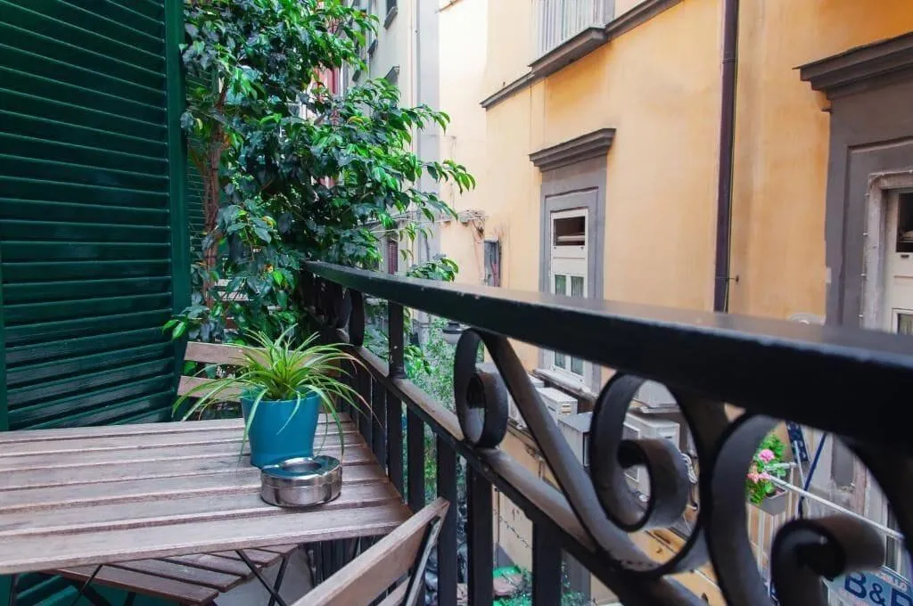 Room, Real Giardinetto A Toledo, Naples