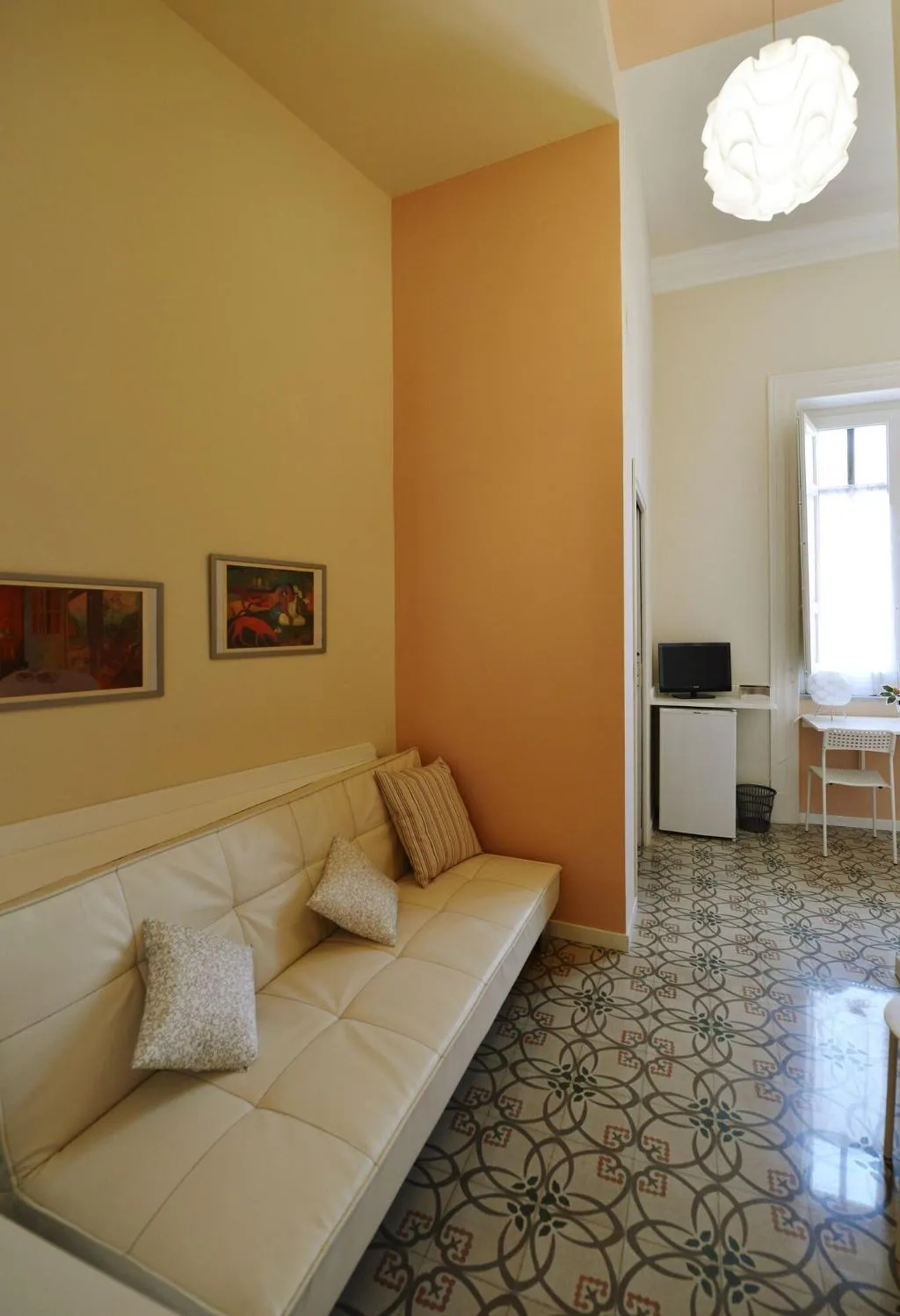 Room, 174 Via Roma, Palermo