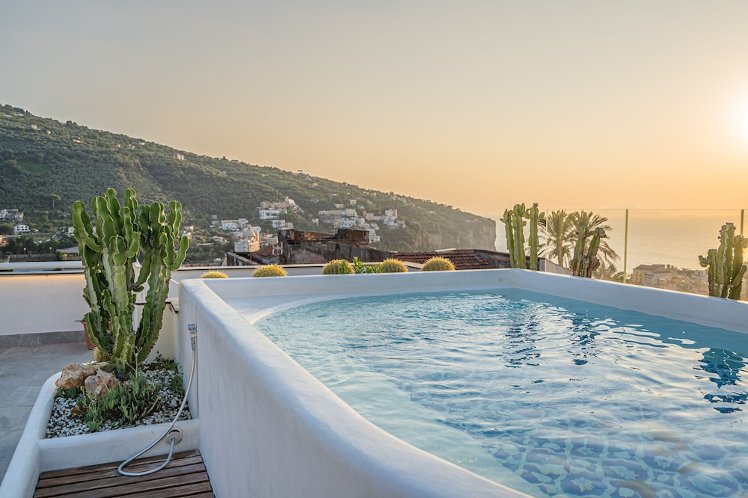 Domo 20 Hotel Rooftop, Naples