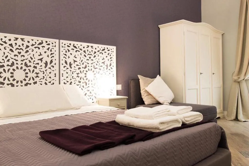 Room, Real Giardinetto A Toledo, Naples