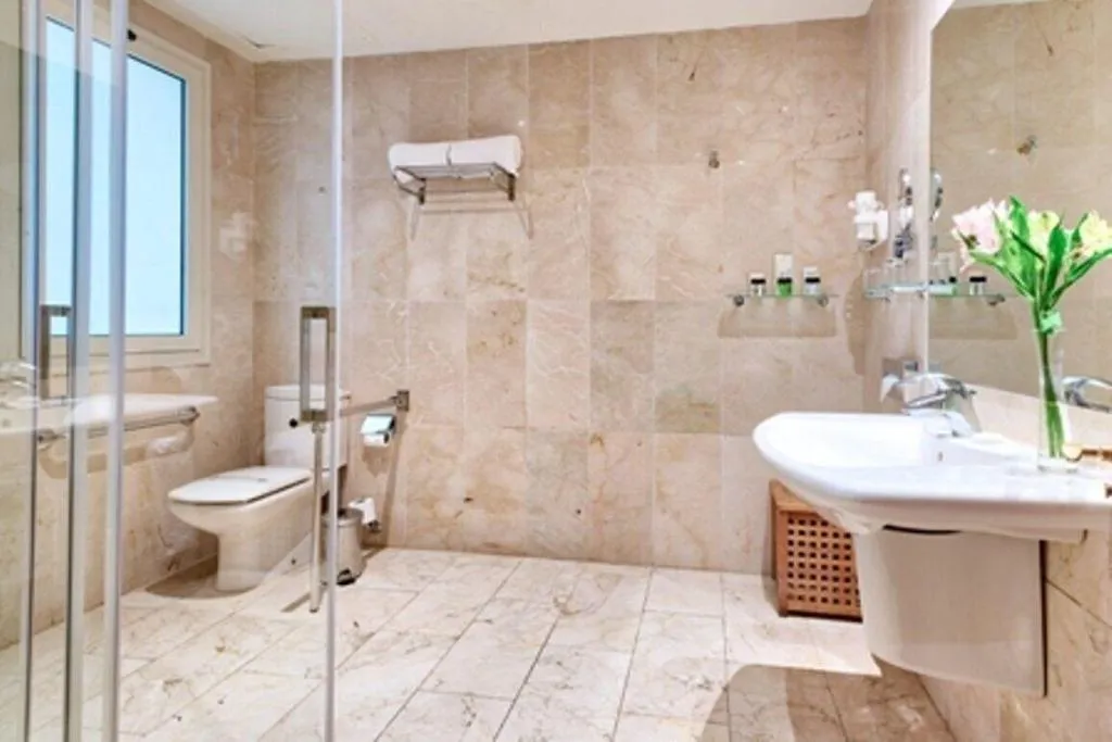 Room, Roger de Lluria, Barcelona