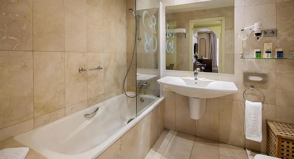 Double or Twin STANDARD Room, Roger de Lluria, Barcelona