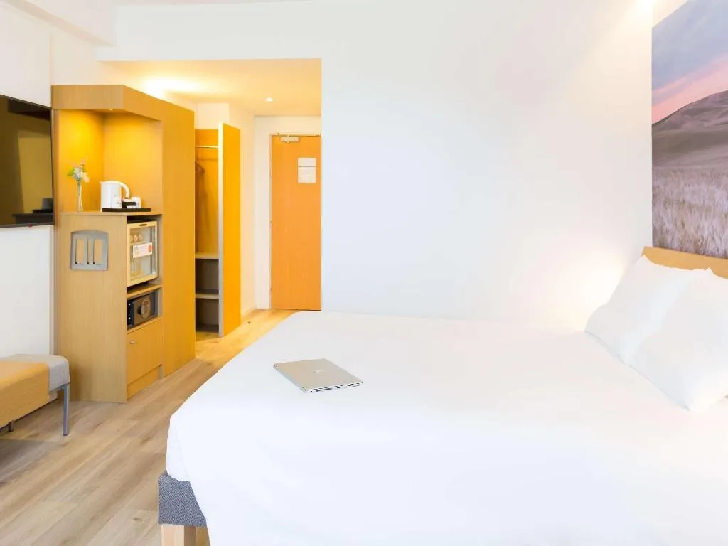 DOUBLE SUPERIOR Room, Novotel Sevilla, Seville